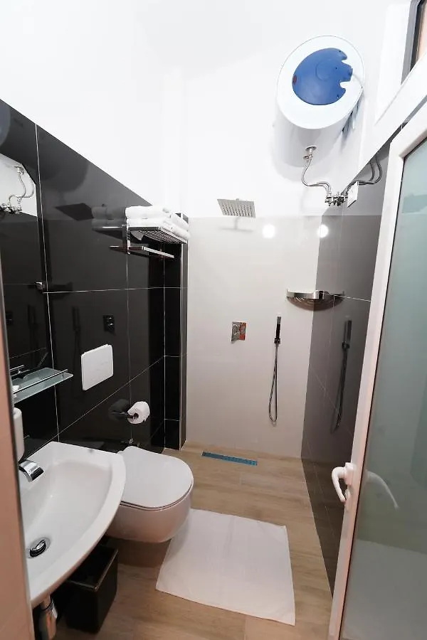 Sr99 Hotel Tirana 3*,